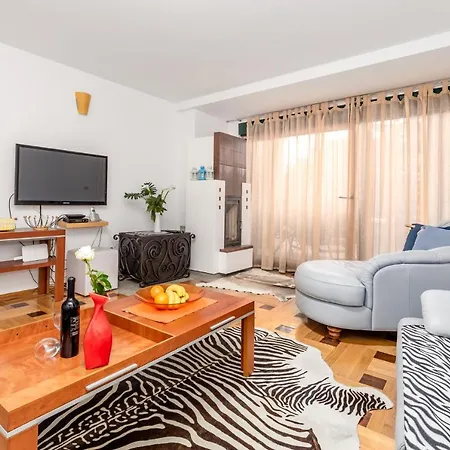 Apartment Lux *